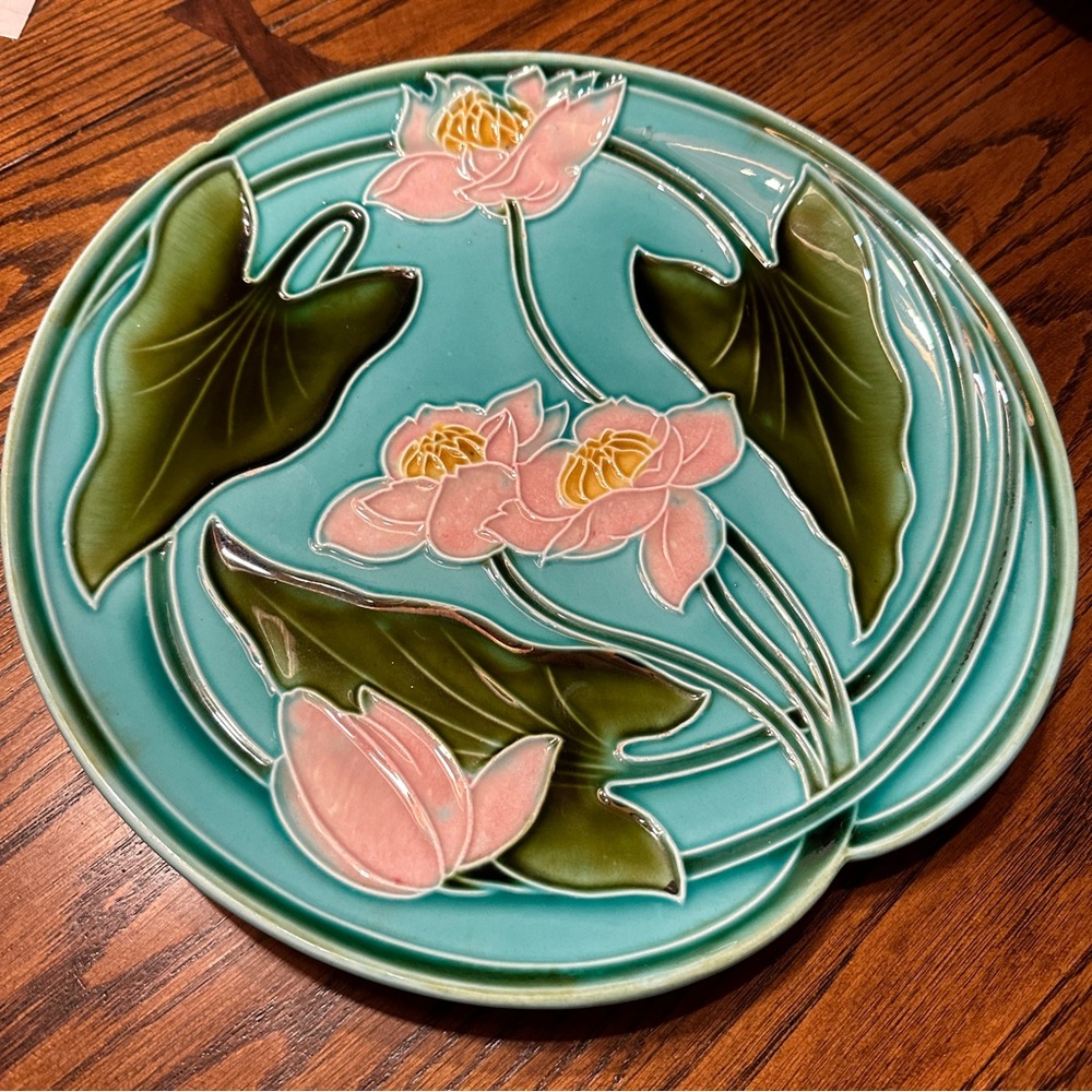Antique Majolica Water Lily 11.5 “ Villeroy Boch